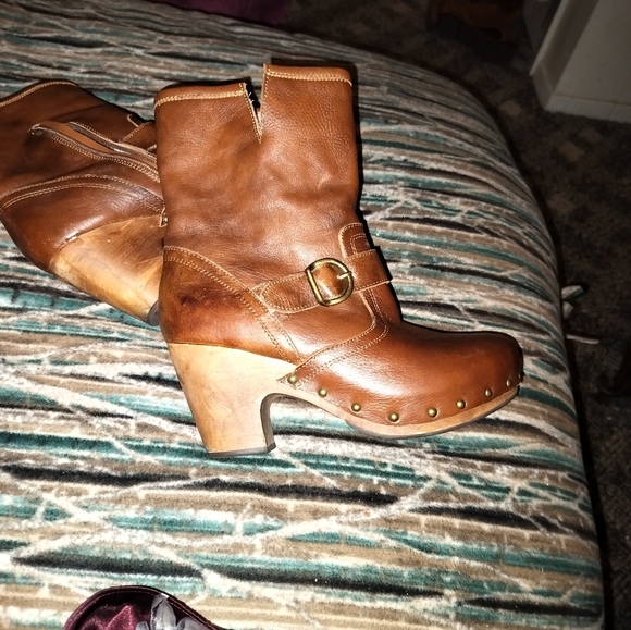 Miz Mooz Brown soft leather shearling lined boots size 9 - Picture 3 of 8